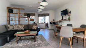 Cosy 2-bedroom apartment near the ski road Bansko